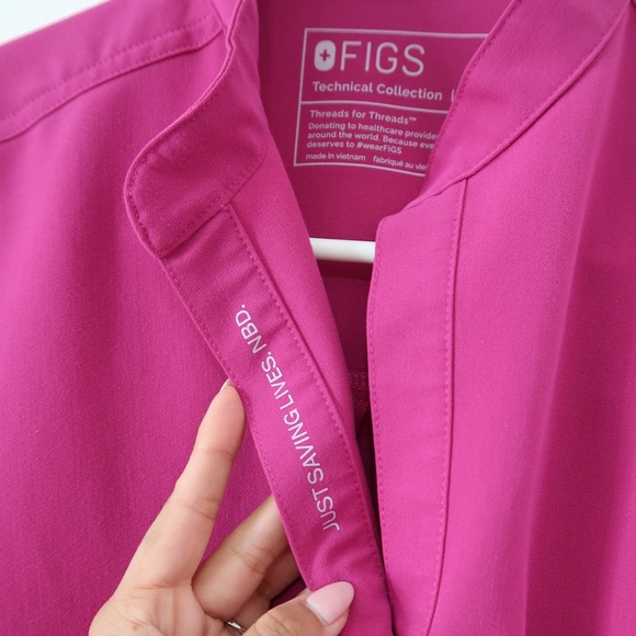 FIGS Limited Edition Raspberry Sorbet Set - Picture 5 of 10